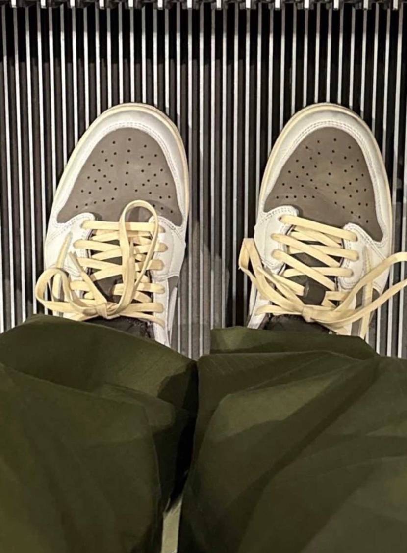 リバースモカを買い戻す為に色々なスニーカー、アパレル出品してるけど全然売れなくて