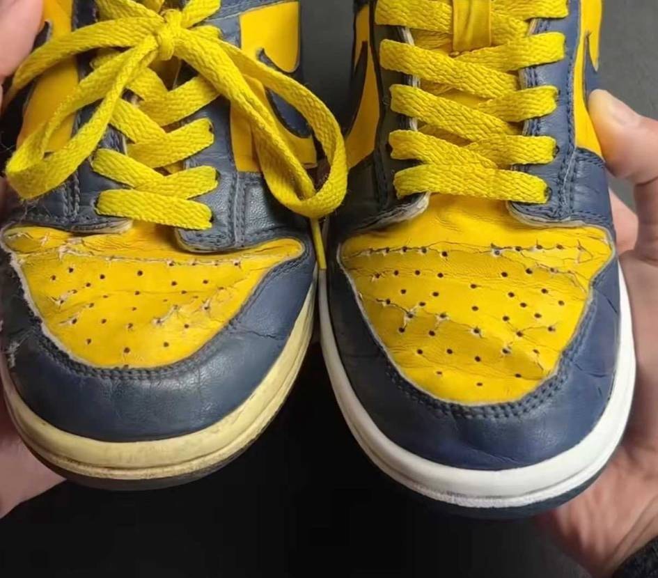 合皮の劣化って履きジワから始まりますか？