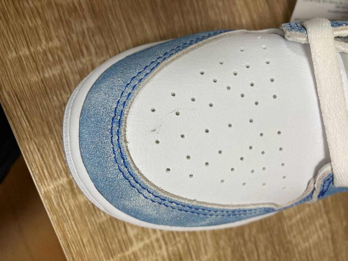 初めてのスニダンでまさかの汚れ付き…
これで新品ってまじ？
残念過ぎてないて