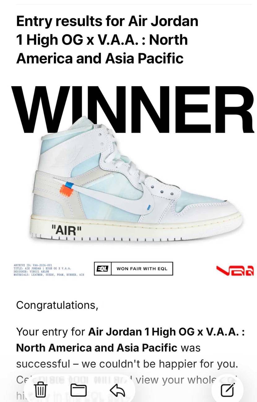 当たった〜♪
色んな抽選販売にことごとく外れてたので嬉しい😊
因みに当選メー