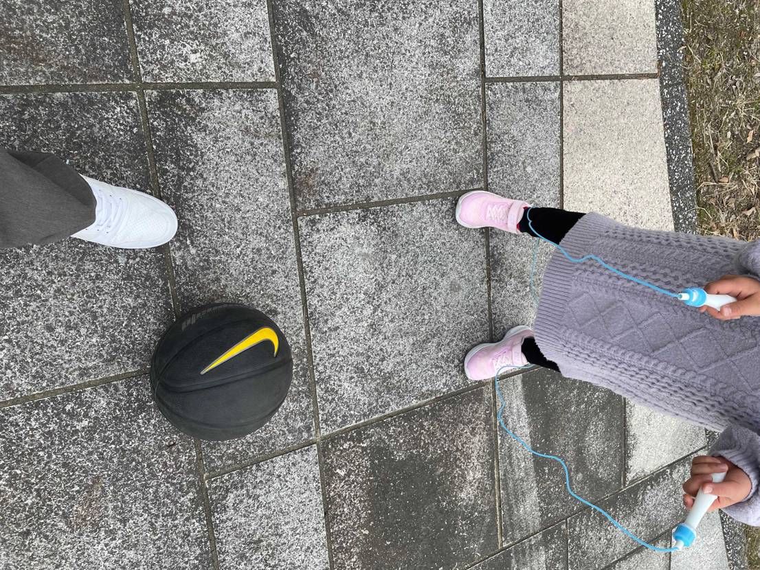 スラムダンクを読んでたらバスケがしたくなり公園に。子供達にバスケをさせたいが興味