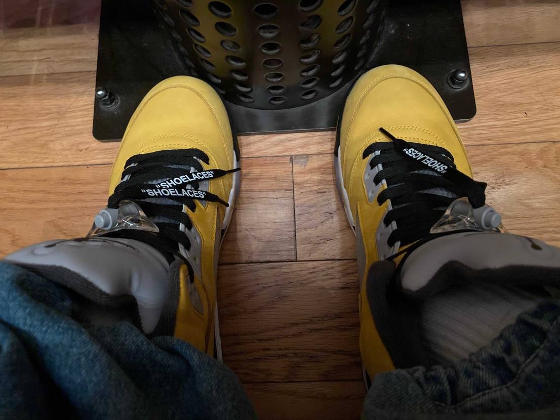 本日は幸福の黄色い靴ことAJ5Tokyo23を履いて浜田省吾さんのLIVEに友人