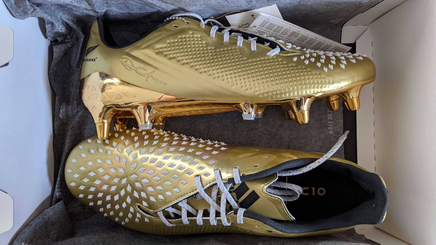 アディダスのキャンペーン当選品が届きました！！
めっちゃ輝いてます！