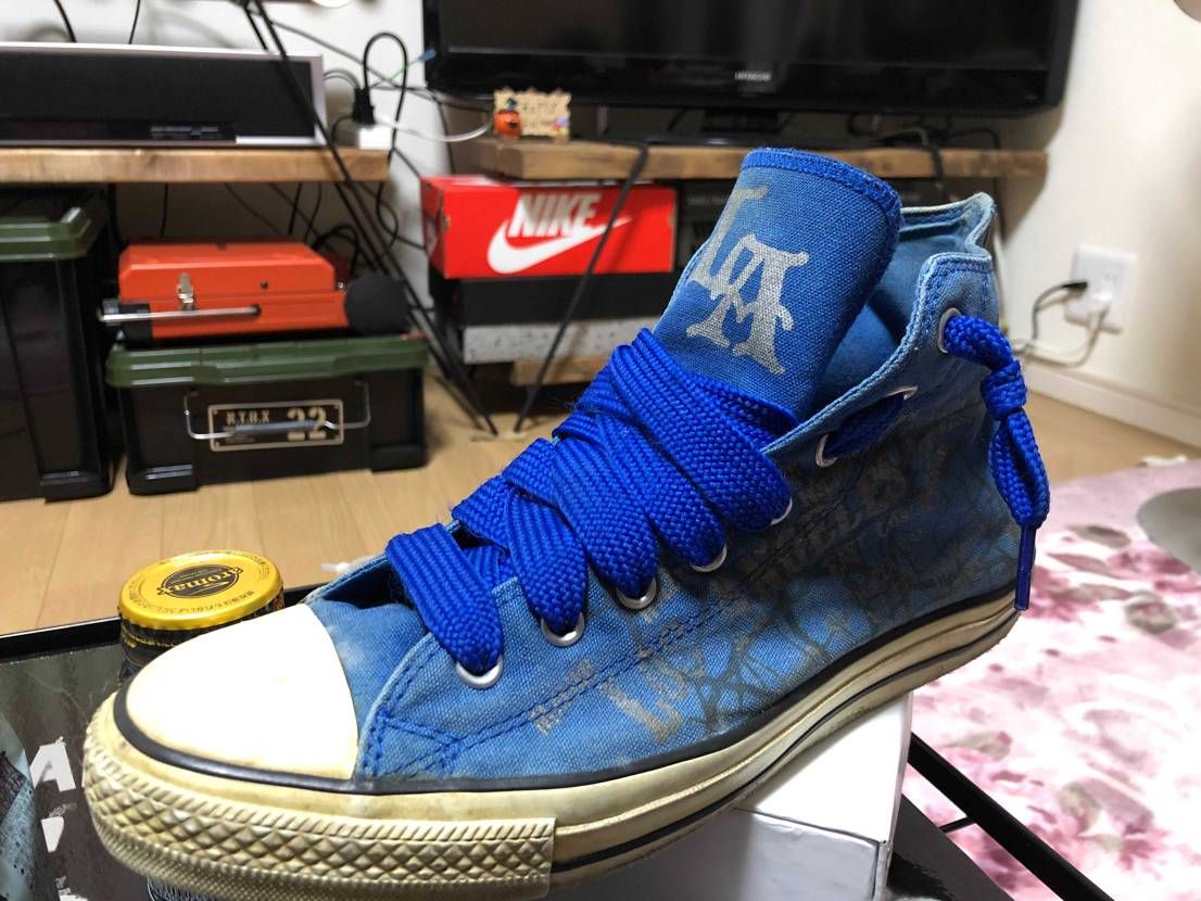 10年前くらいに友人にいただいたコンバースなのですが実家の下駄箱からでてきました