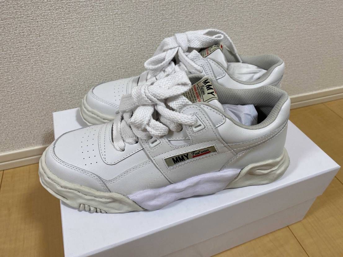 今までスニーカーはほぼNIKEだったけど一目惚れして購入☺️