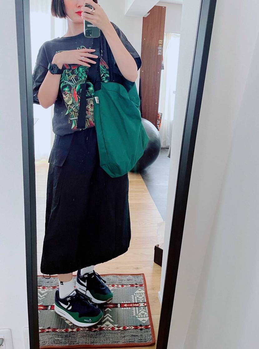 休みの日は派手Tを着る💚