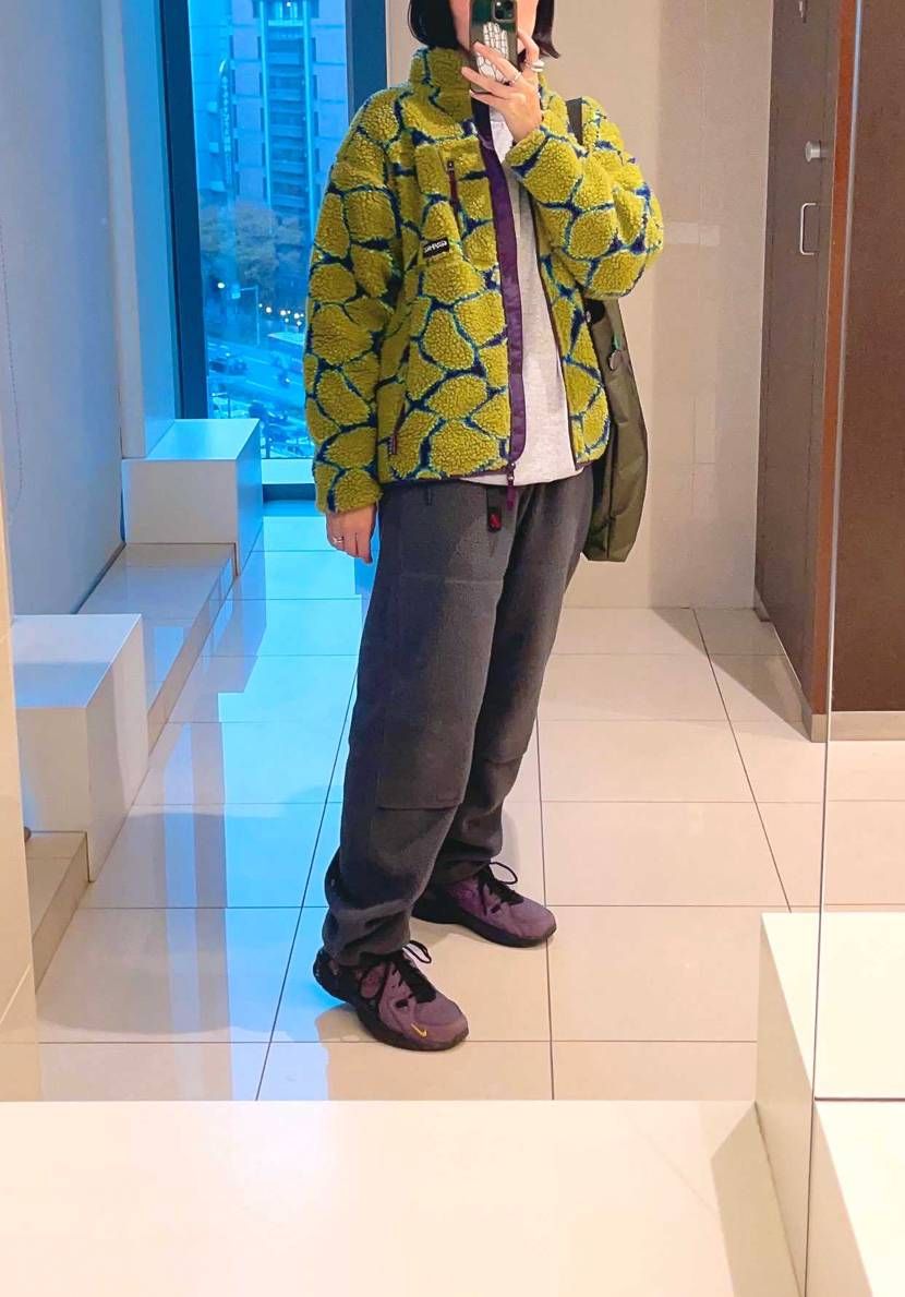 悩みはあっても日々淡々と過ぎていきます。
そんな中でも自分が身につけるものや音