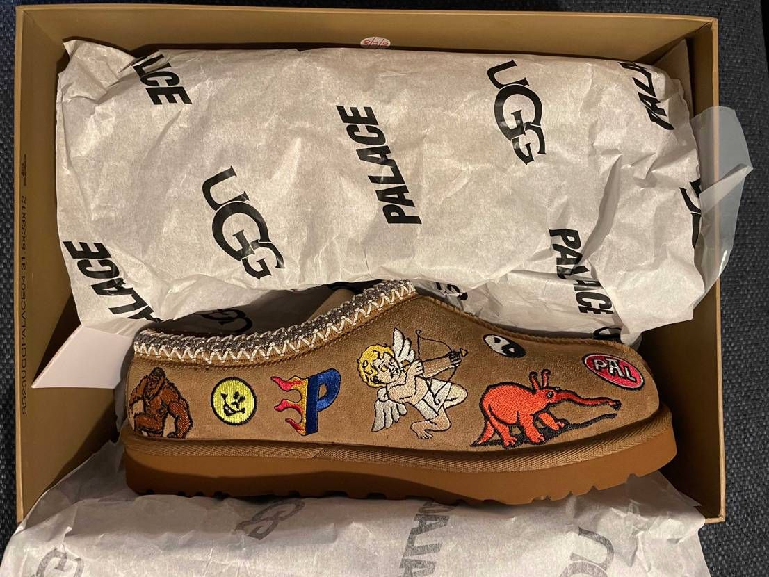 Palace Skateboards × UGG Tasman Slipper