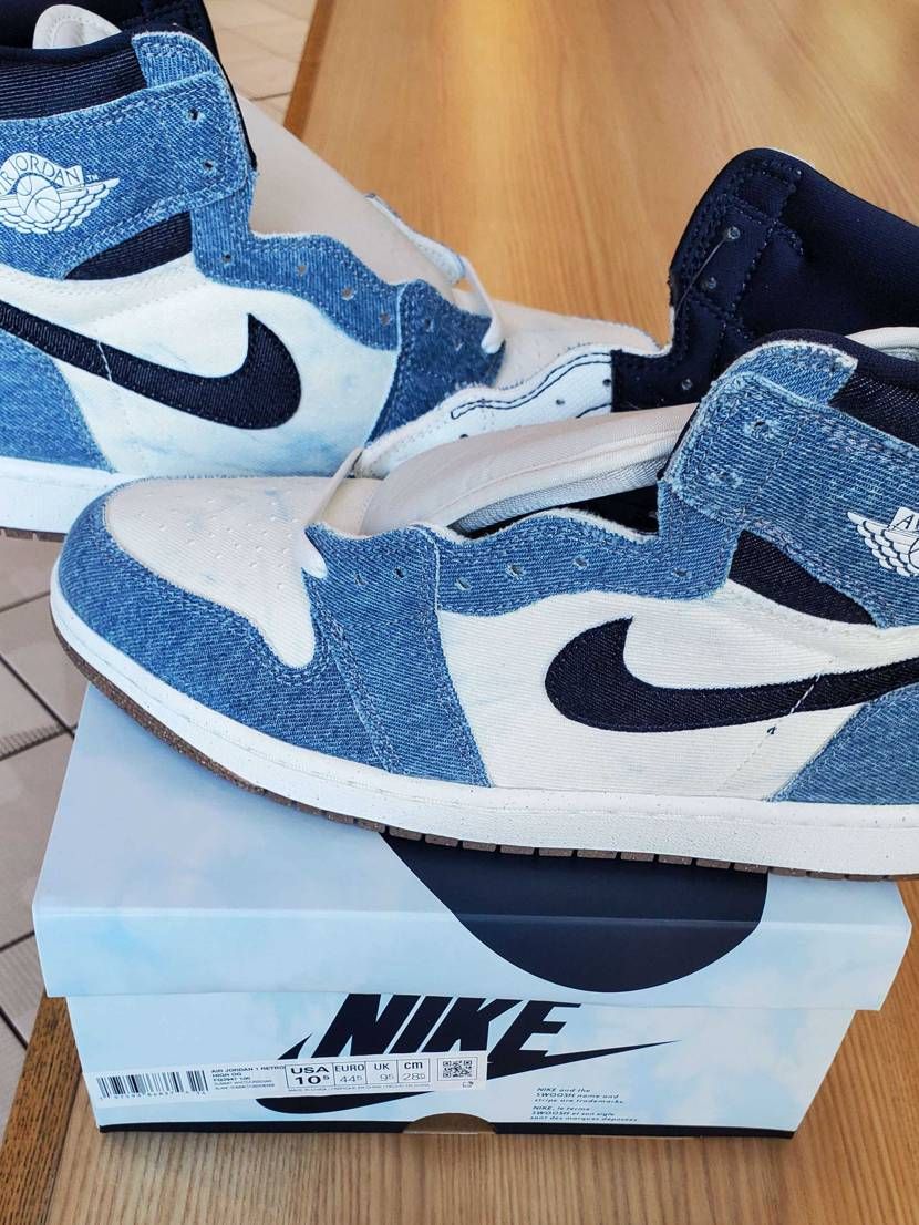 個体差、相当ありますよ☺️
店頭に飾ってたのがすごく青に染まってました😱