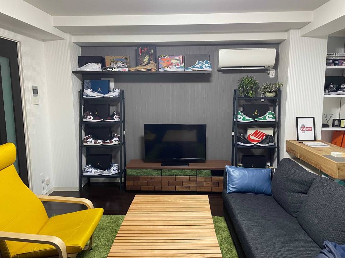 応接室のスニーカーを久しぶりに入れ替えよう。入れ替える前の思い出。