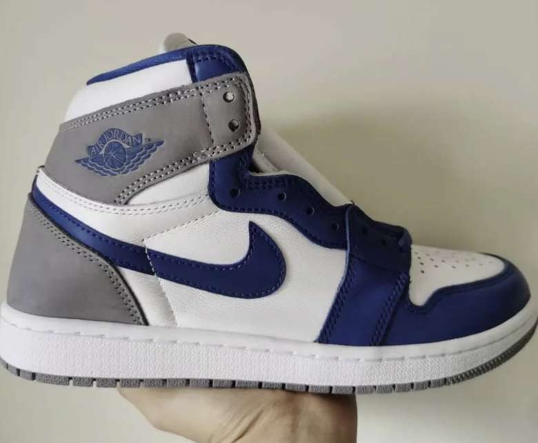 アンディｘAJ37
AJ1HIGH OG "TrueBlu
