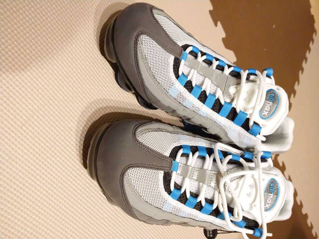 ヴェイパーマックス95
ありがとうスニダン！！
買えるとは思いませんでした
エア