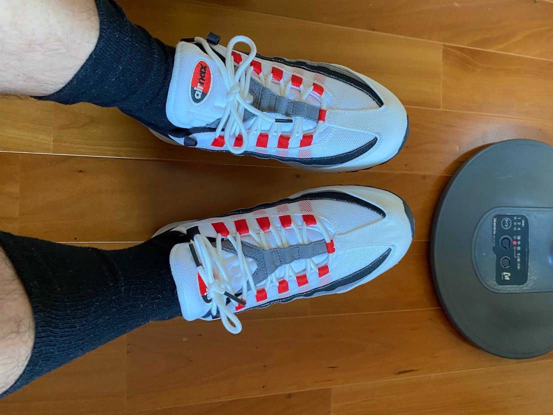 本日届きました！
小さいと報告有りましたがエアジョーダンを