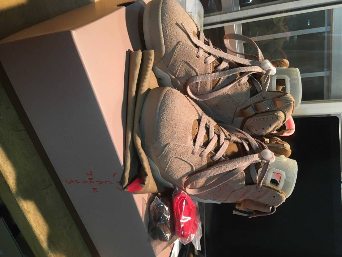 今回はずっとずっと買いたかったトラヴィススコットの
コラボ作品を買わせていただ