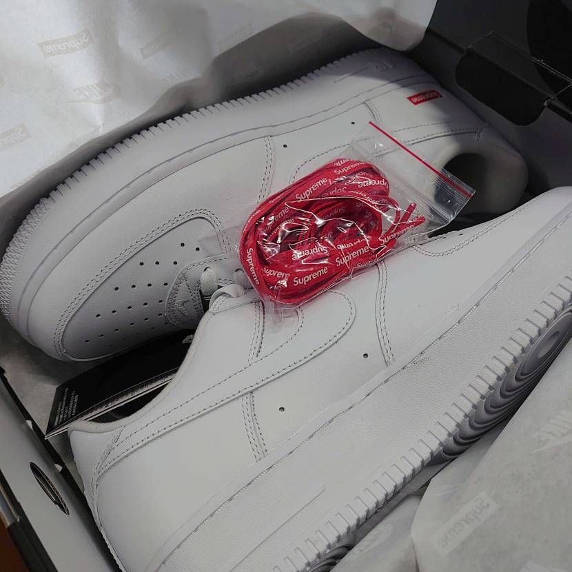届いた!
AF1好きだから購入したけど
白は汚れが気になって