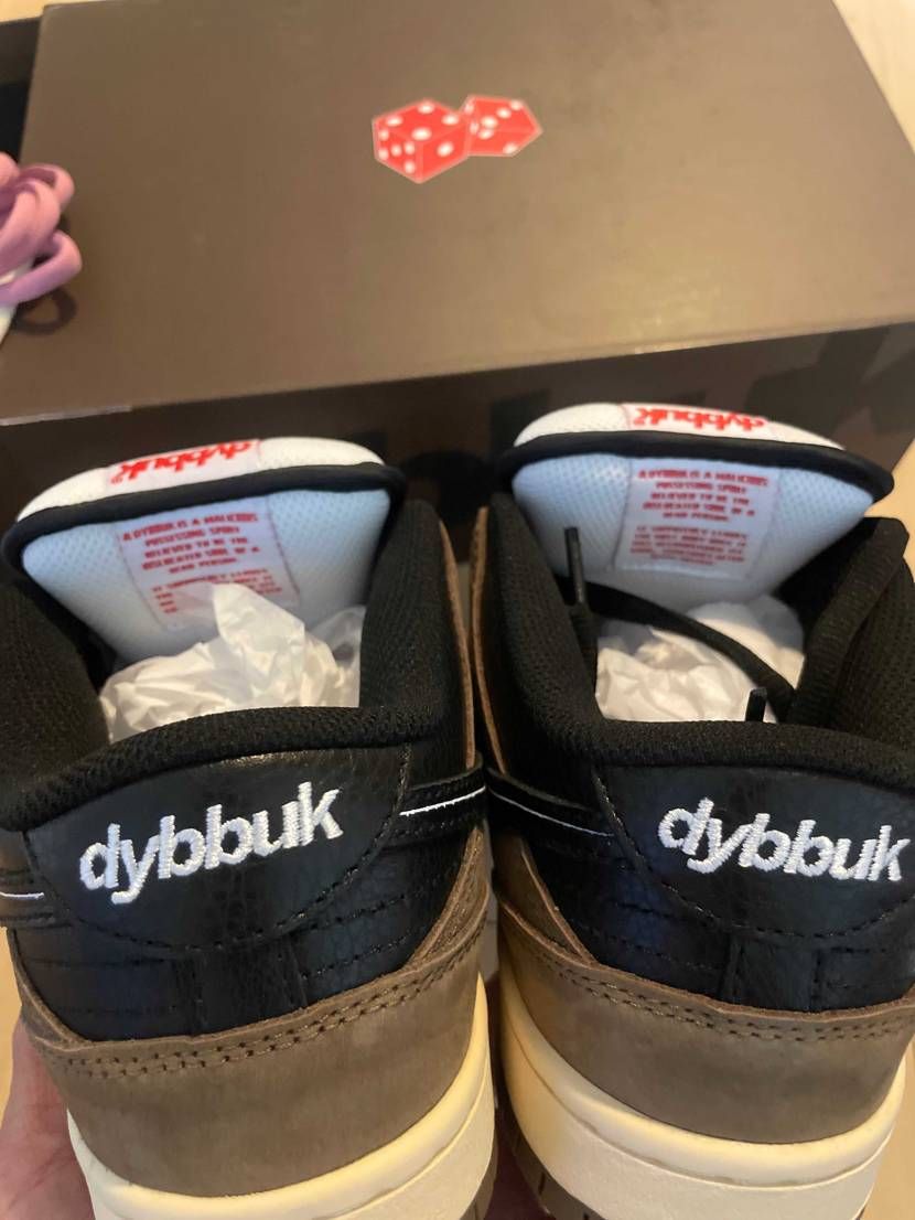 🎲dybbuk🎲
" Trek "