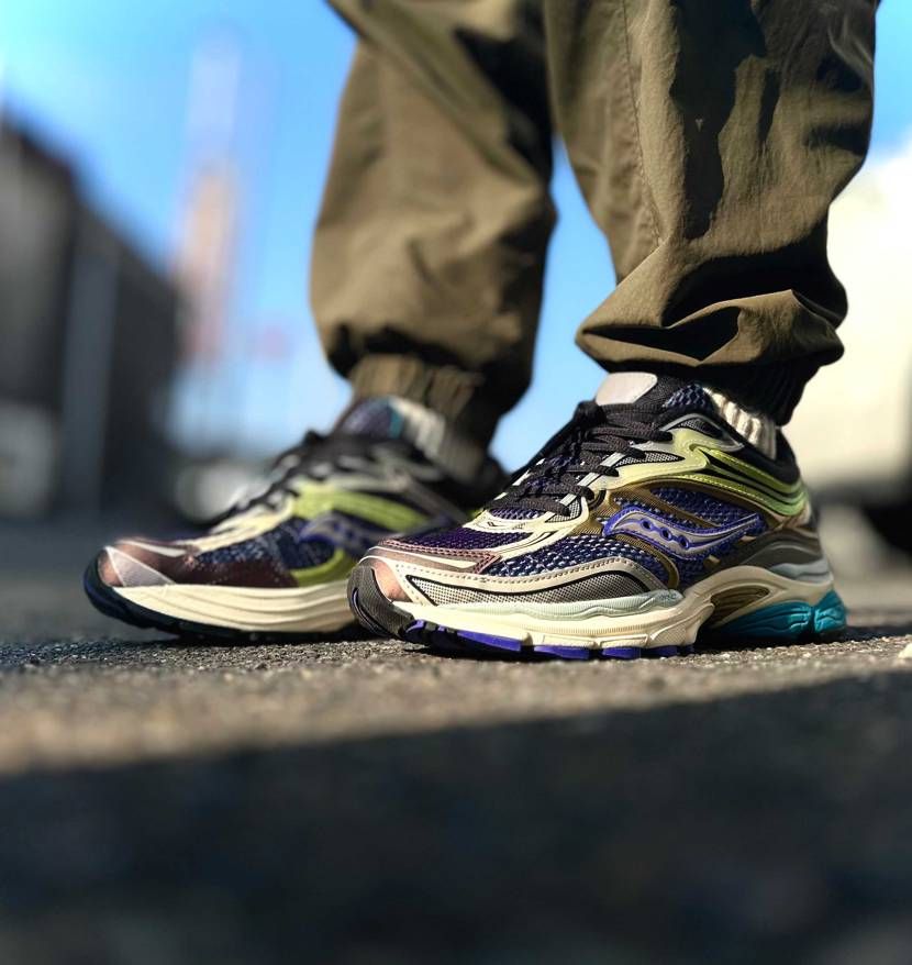 Saucony ProGrid Omni 9 "Crysta