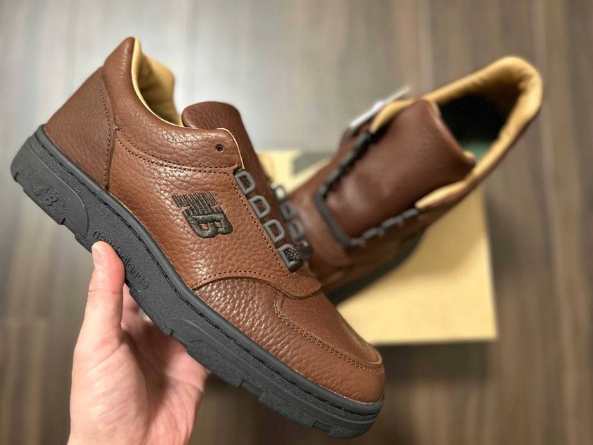もうしっかりとした革靴のよう👞
シボ感のレザーにグリップの効きそうなラバーソ