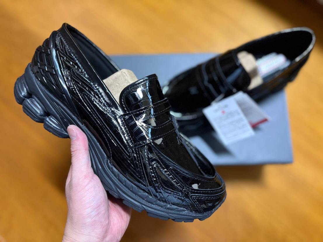 クロコエナメルタイプ👺
最初はギラギラしててどうだろう、と思いましたが
実物