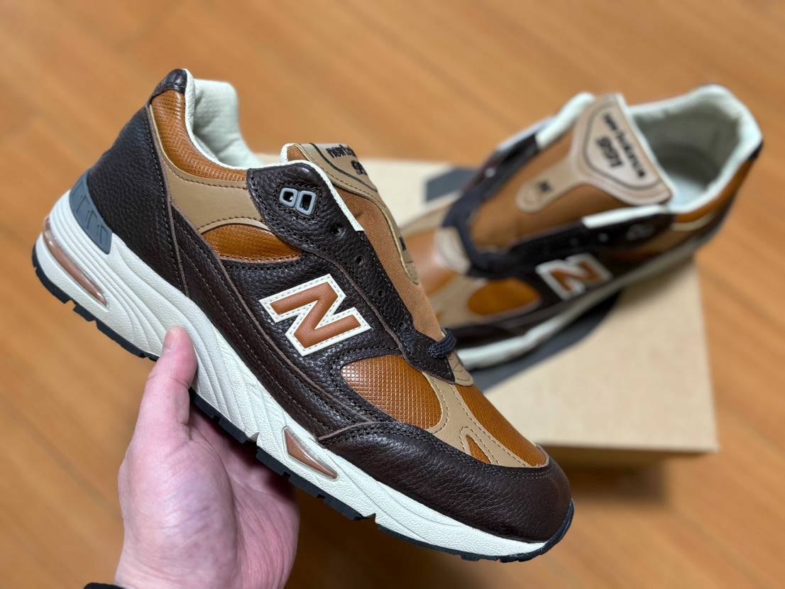 自然な艶と細かなシボ感が際立って、イタリアンレザーらしい上品な一足👺✨

ダ