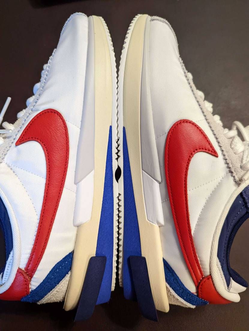 サカイ × ナイキ ズーム コルテッツ "ホワイト アンド 