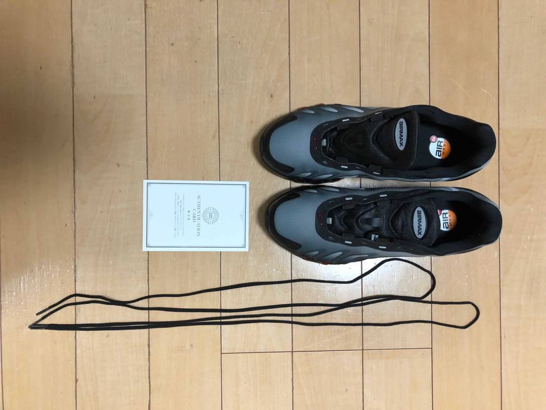 スニダンで買ったらこんなに靴紐が左右差ありました。
12センチあって普段使用に