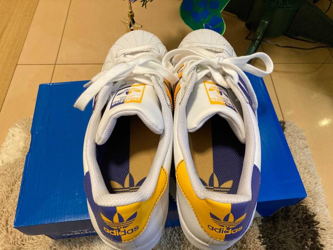 しれっと出てたスーパースターが届きました♪adidasオンラインで、まさか販売開