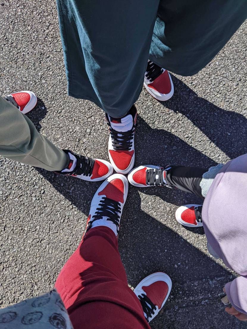 家族4人がお揃いで履いています😍
子供達はすぐサイズアウトしそうですが、週末の