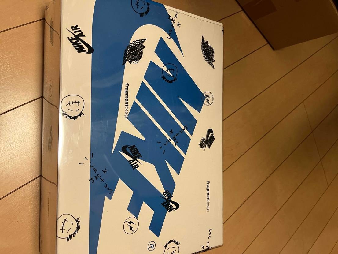 248000円に値下げしました。
スニカス当選品、黒タグ付