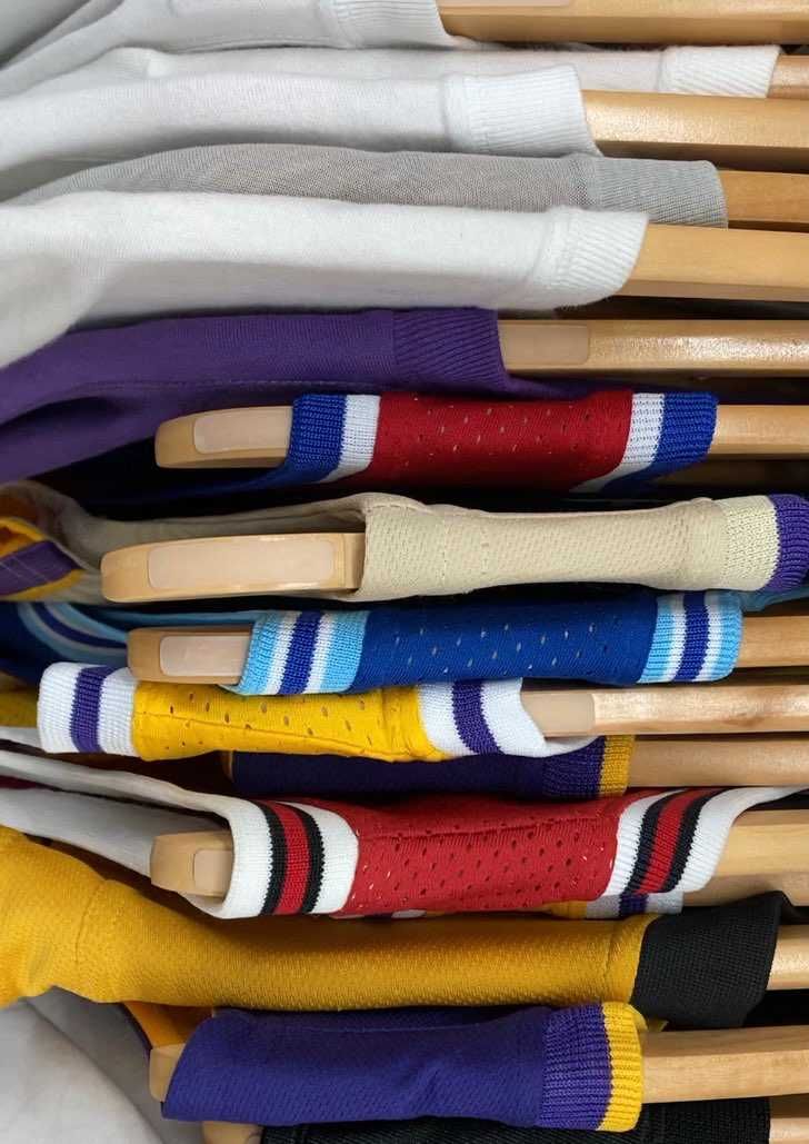 最近ユニフォーム大量入荷のショップありますが
刺繍が足りない等のフェイク？もあ
