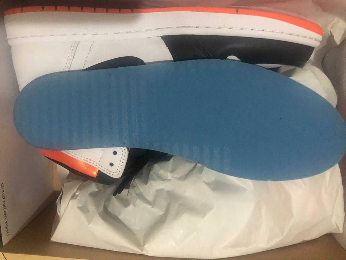 先週〇〇マで購入したジョーダンが到着しましたが、インソールの