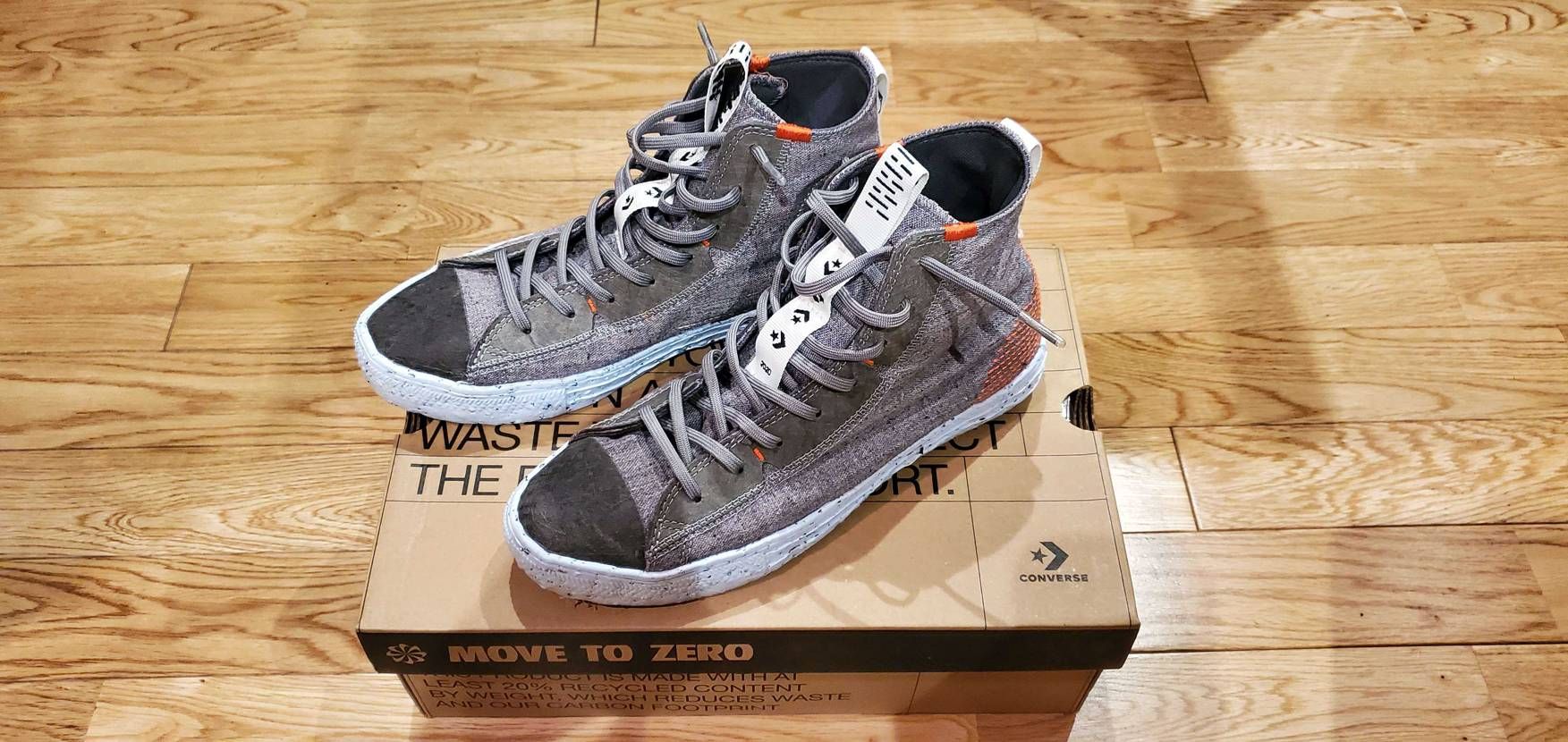 Chuck Taylor All Star Crater
海外に住んでいる友人に