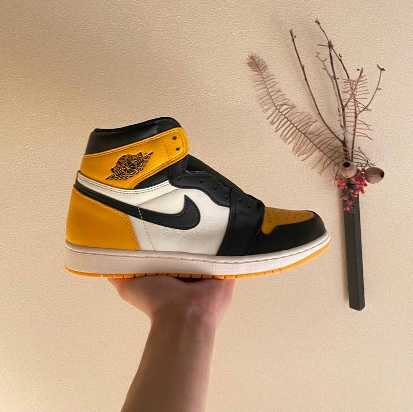 T23で運良く購入
最近のAJ1の中でもかなりレザーの質も高くて大満足です！