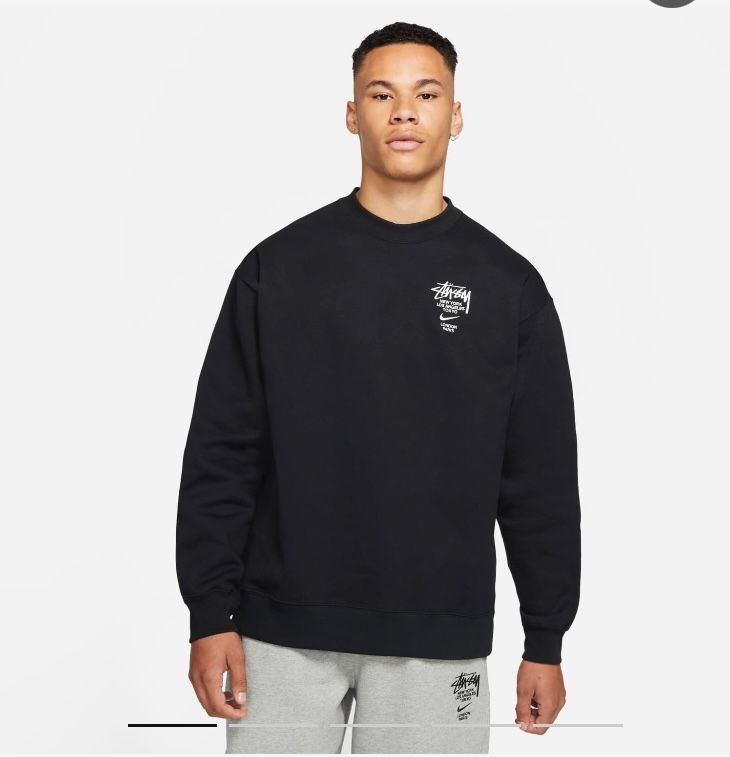 スニーカーでなくてすいません。
18日セットアップで狙おうと思っているんですが