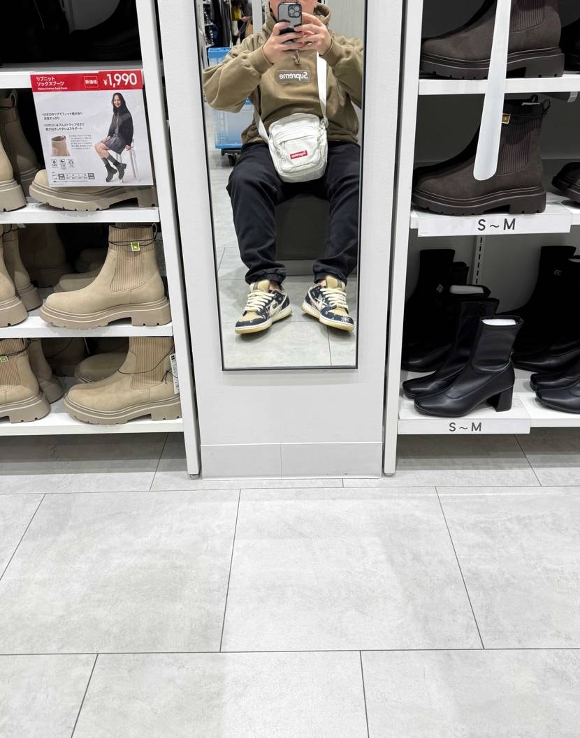 おっさんがフーディー着ても良いですよ👌
今期のボックスロゴは何も狙いませんでし