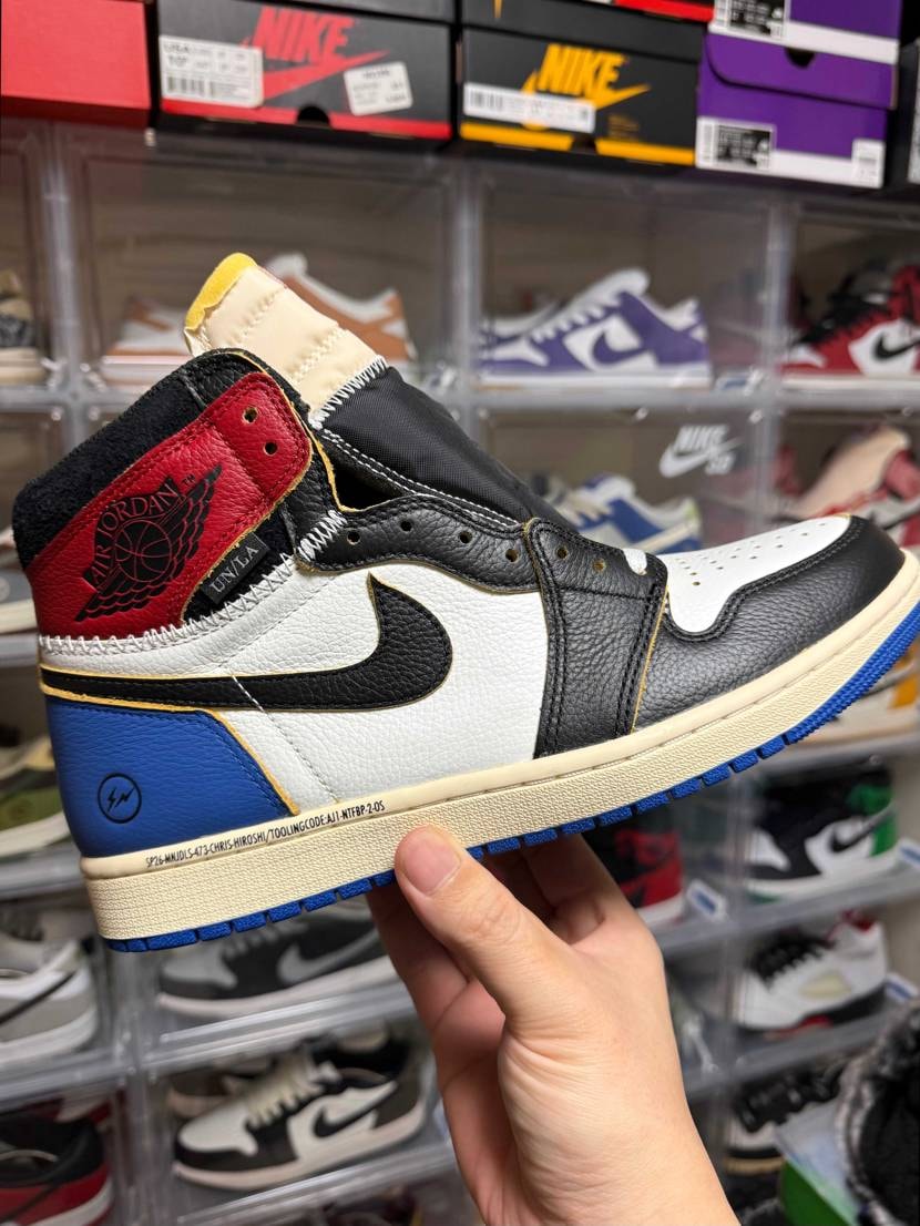 やっと博多にもNIKEさんから届きました🎁
出勤前にて受け