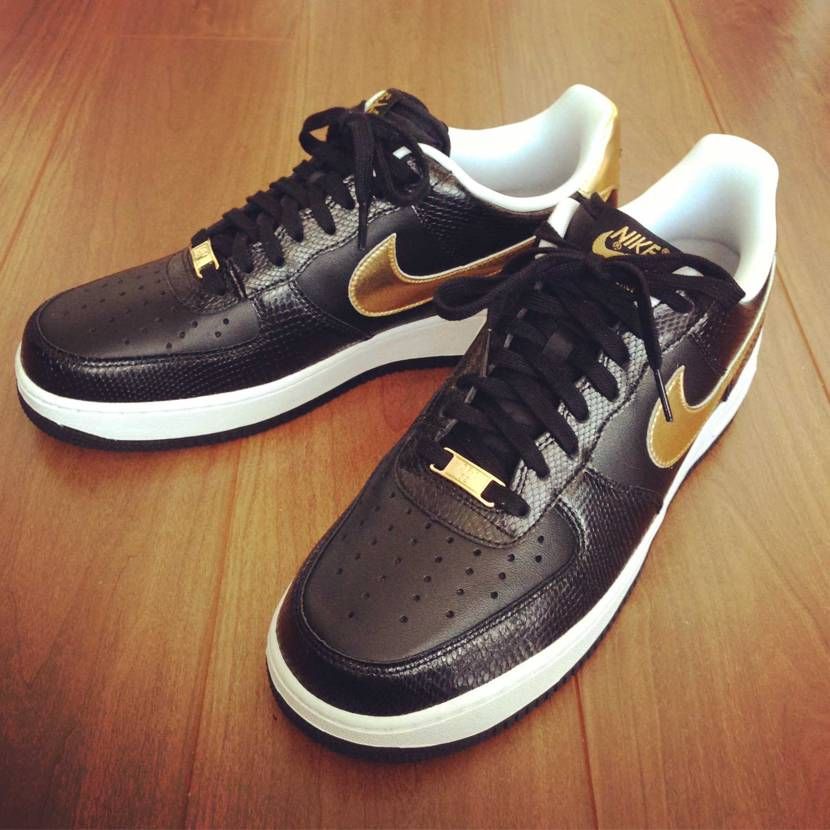 黒とゴールドの組合せって何か惹かれる。#黒と金