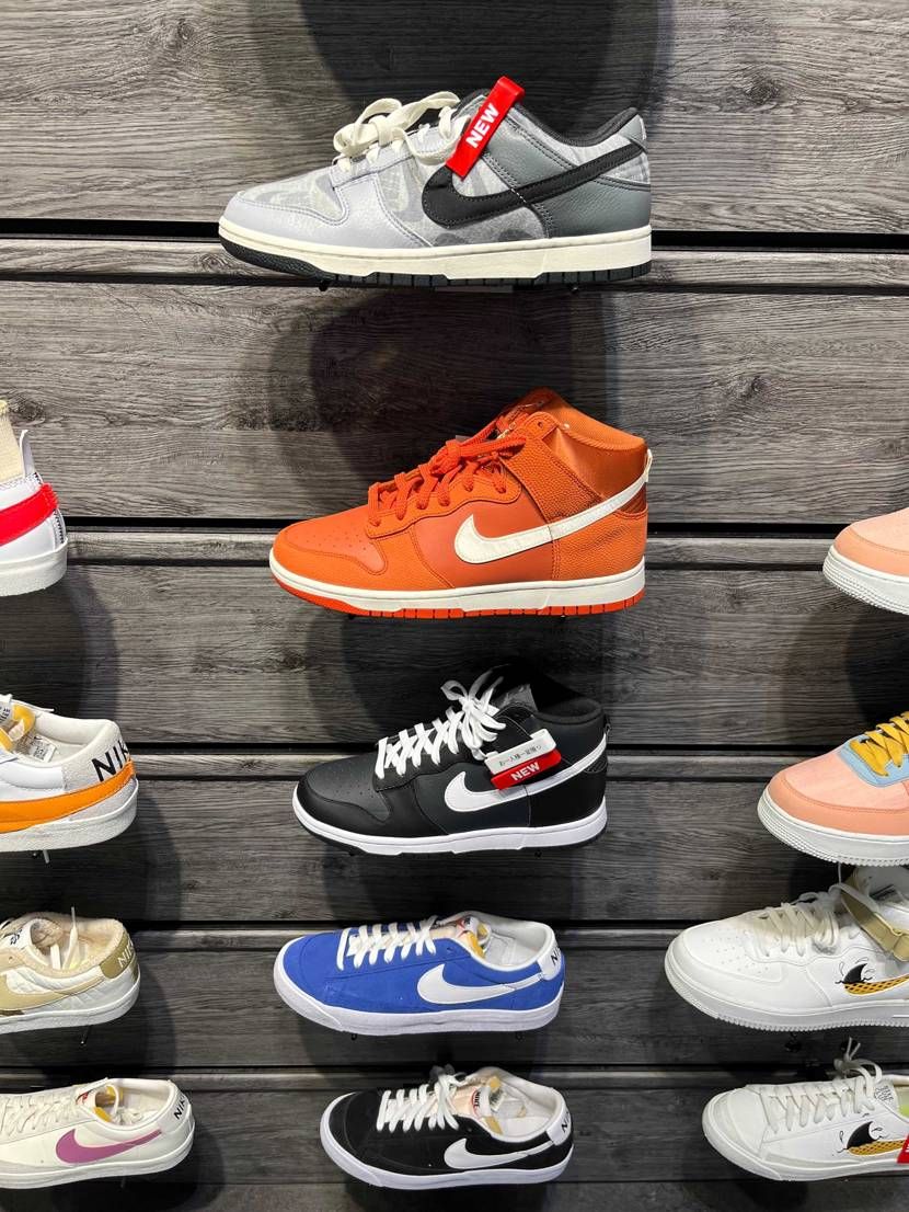 ららぽーとのGS

NIKEロゴのダンクはつま先部分はスウェットみたいな素材