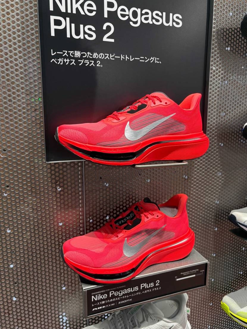 色〜‼️こんな感じのみなぎる鮮烈な色
ベロのセンターライン