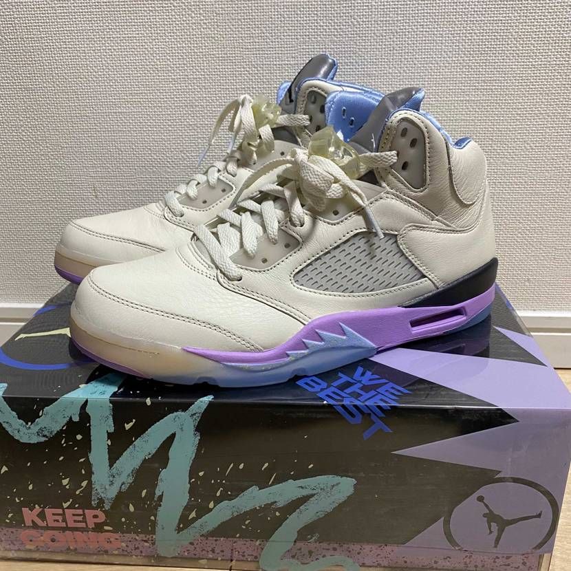 ようやくkithから届いた〜
初のAJ5はこいつです。