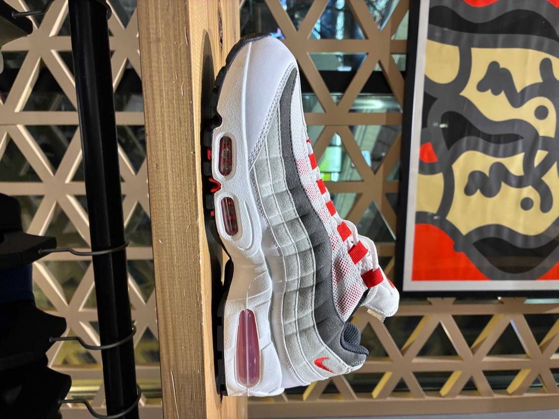 画像横ですみません。
コメットだそうです。
サンプルですが実物だそうです。