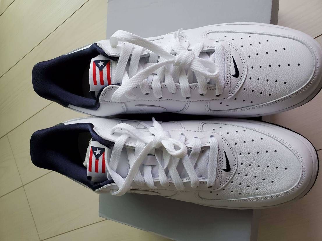 マンチェスター→ロンドン→台湾を経由してやっと届いたプエルトリコ。size?購入