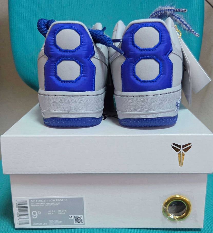 Kobe Dodgers AF1届いた。
佐川のお兄さんが