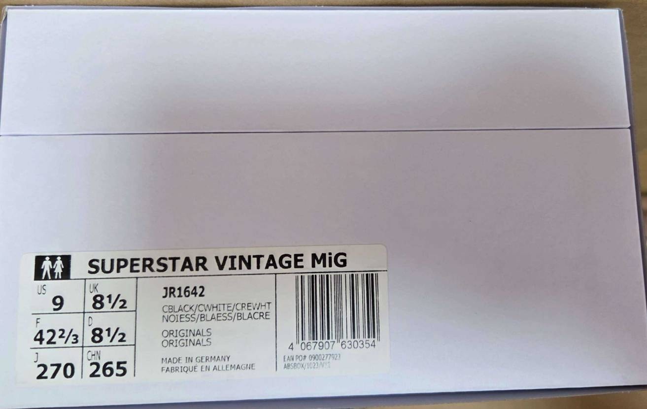 届いた。初のMiG Superstar
箱はBerlin