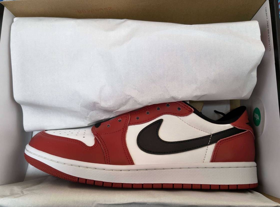 Undefeatedから届いた。
思ったより早かった。

OGラインから、