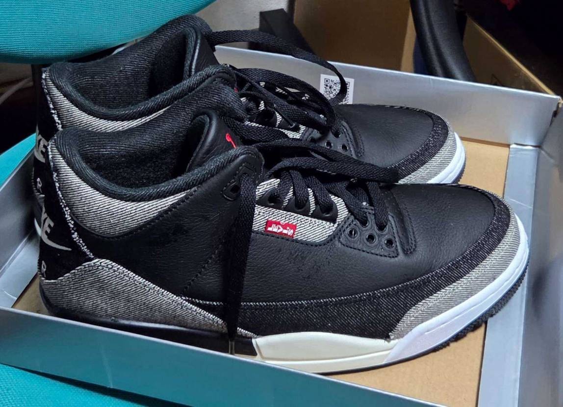 黒い方はレザー面積多めだから良いか！もう履きたいし！と先に履いてしまったけど、