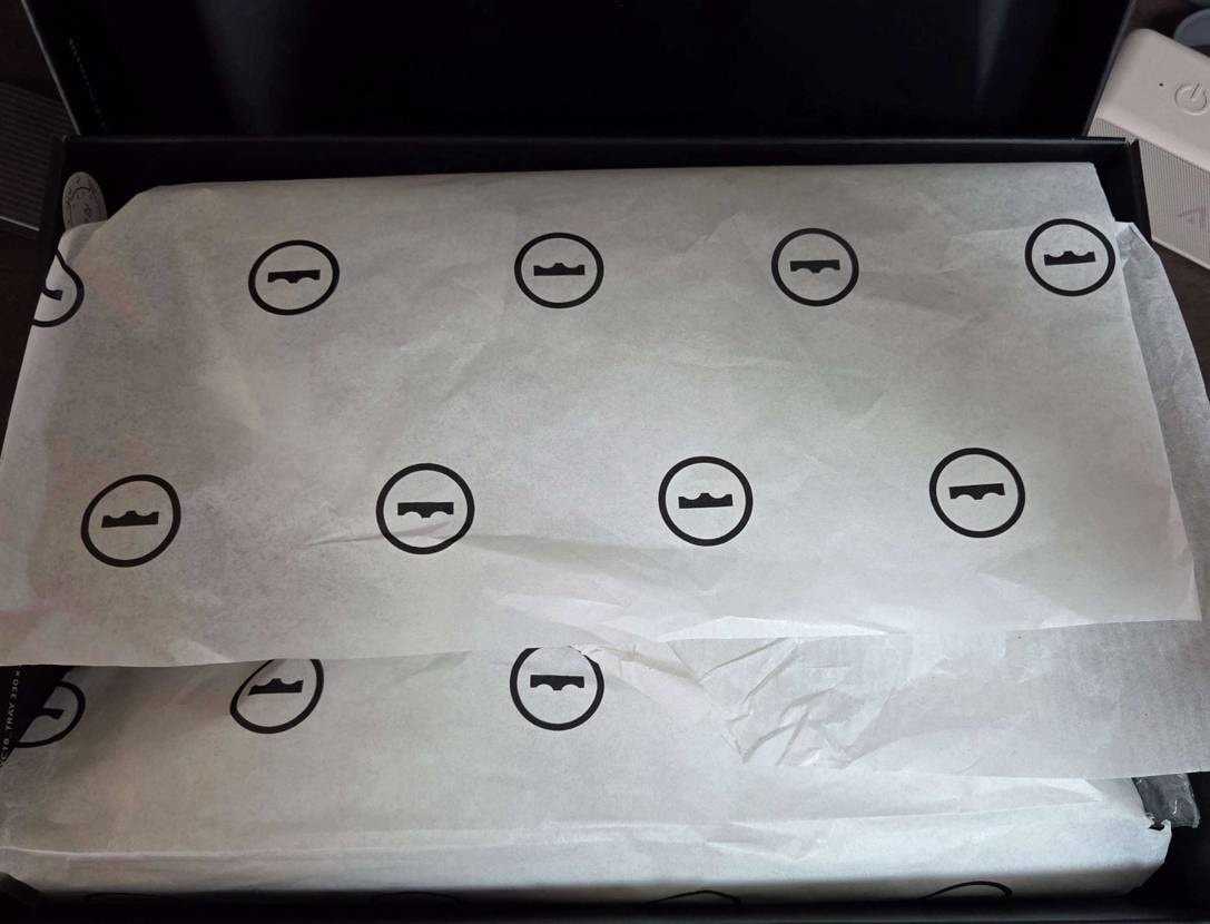 某所で買ったものは本体と箱ラベルだけ本物で、普通の赤箱で届い