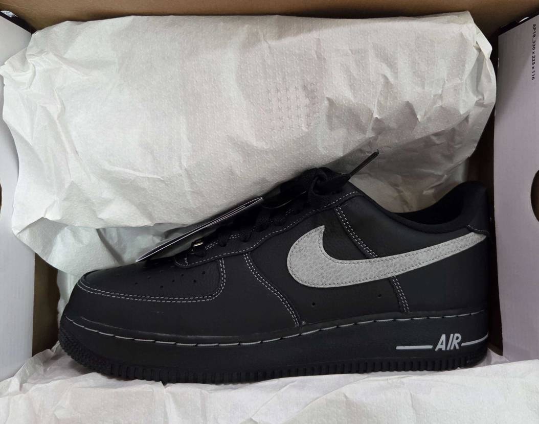 届いた。皮死ぬほど柔らかい。
AF1→頑丈/硬い/慣らし甲斐がある
って頭だ
