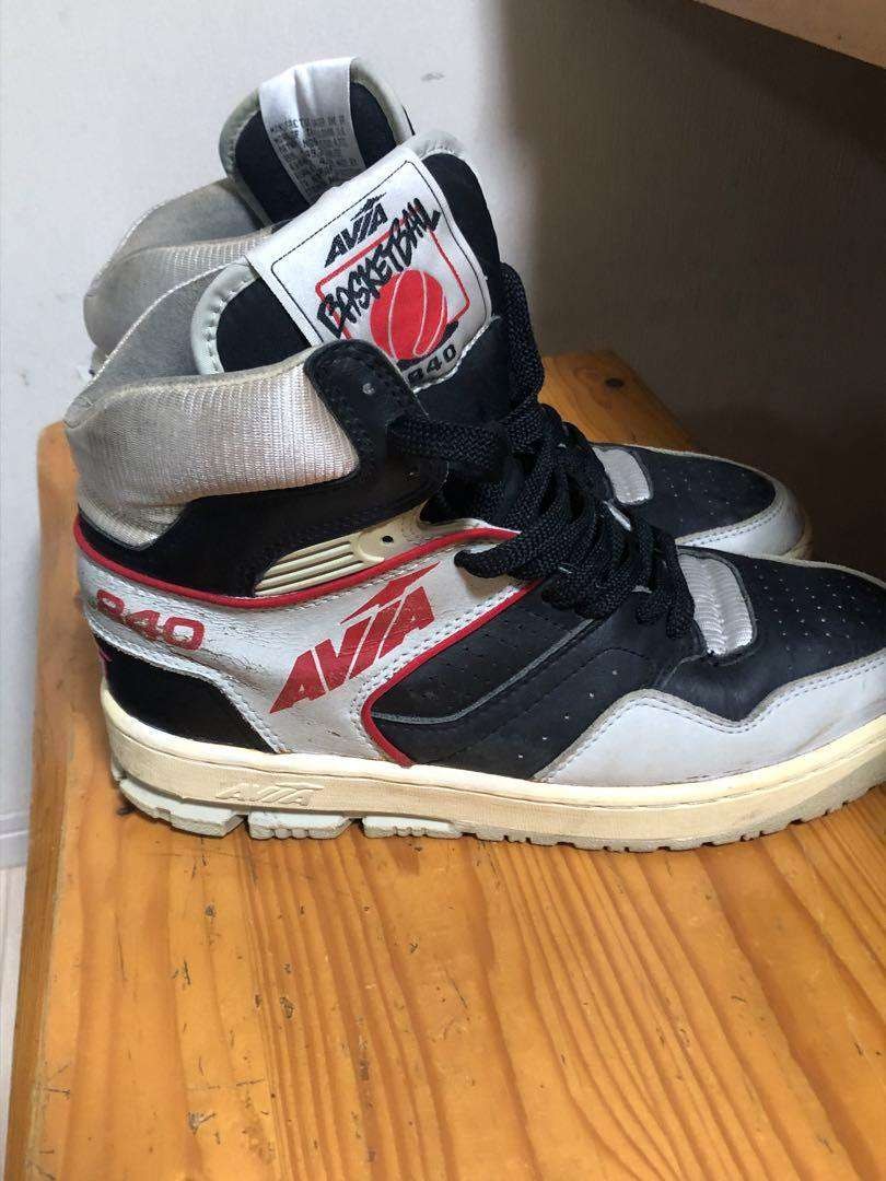 (1, 2枚目は自分のではない)
Avia 840, 850の白黒赤のブレイザ