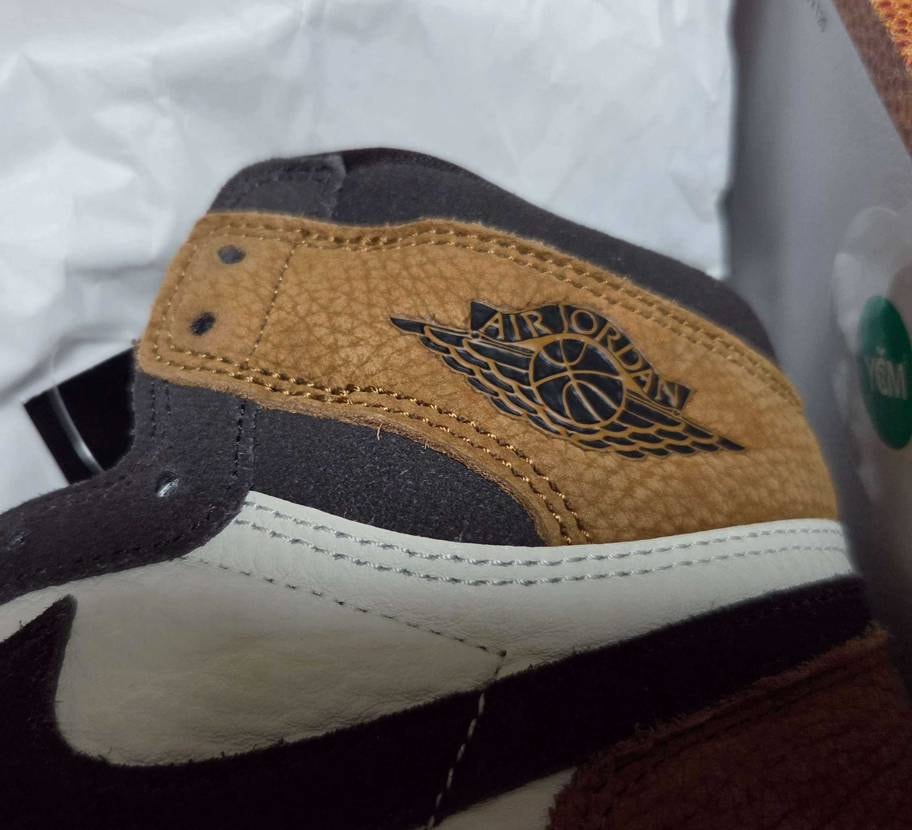 NIKEセールで買ったのが届いた。
本体はもちろん、箱の質
